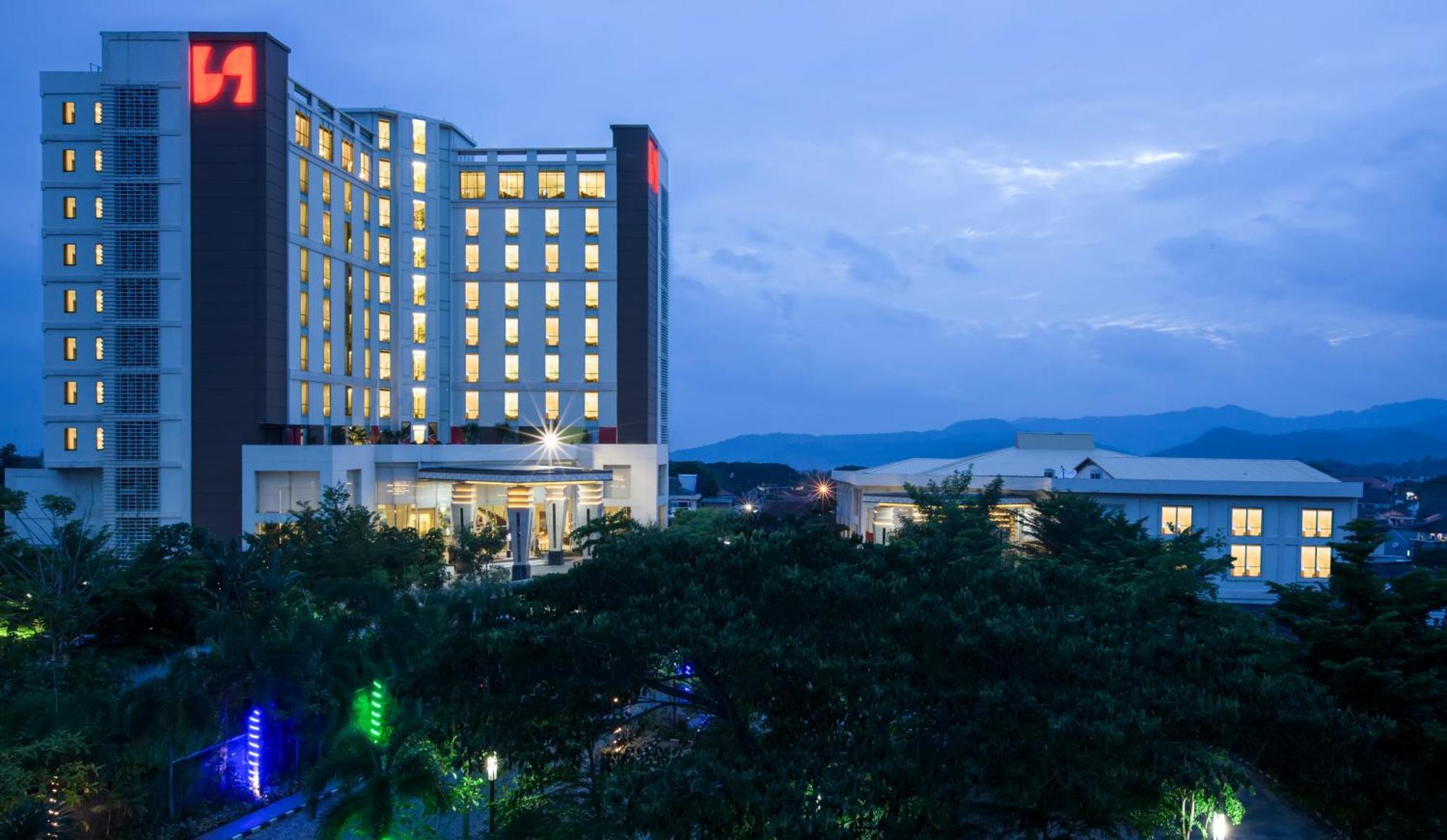 Swiss-Belhotel Lampung Бандар-Лампунг Экстерьер фото